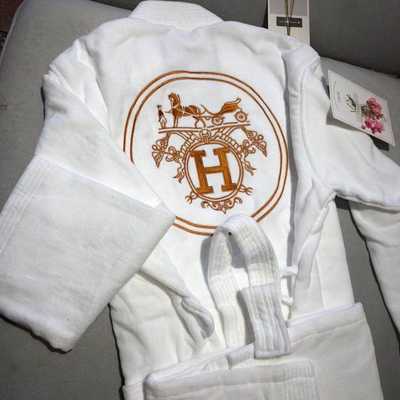 Халат Фирмы Hermes ( Гермес ) с Вышивкой