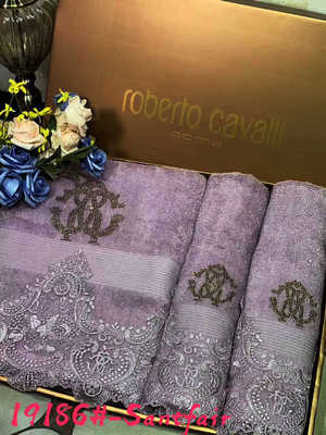 Набор полотенец Roberto Cavalli   с кружевом " Лилия "