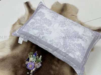 Подушка Dior с шелковым наполнителем
